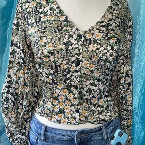 Satin long sleeves yellow daisies crop top